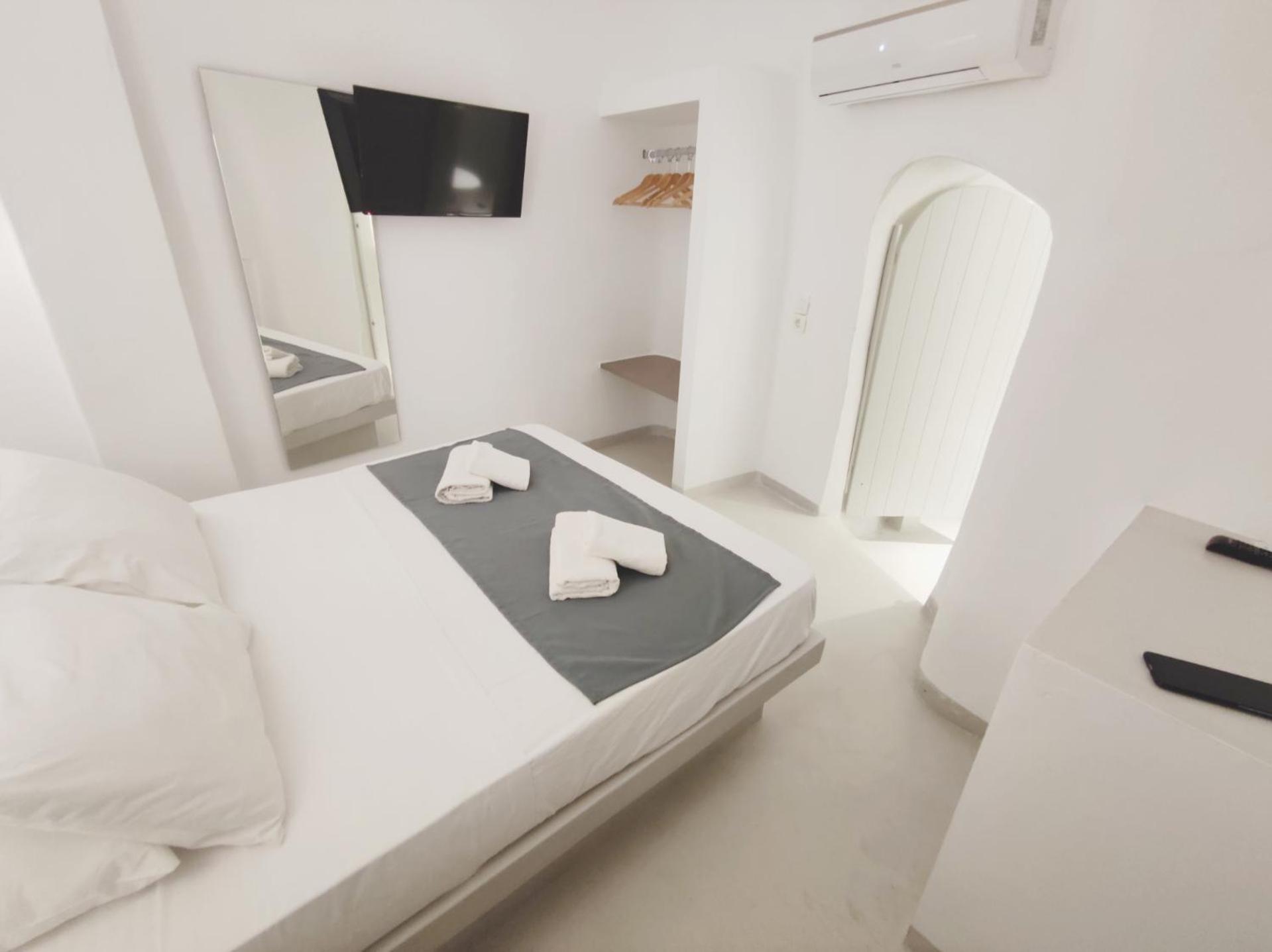 Low Cost Fira Center Rooms Exteriör bild