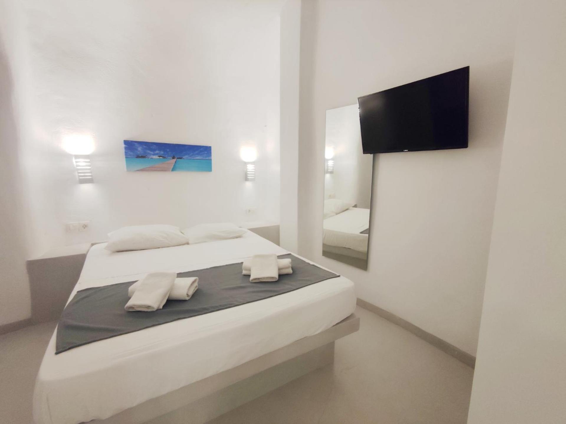 Low Cost Fira Center Rooms Exteriör bild